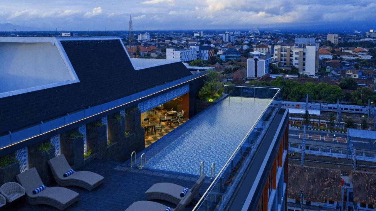 Royal Malioboro By Aston Hotel Yogyakarta Exterior foto