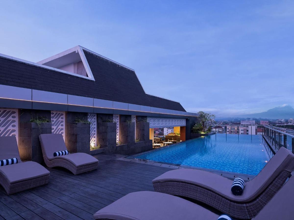 Royal Malioboro By Aston Hotel Yogyakarta Exterior foto