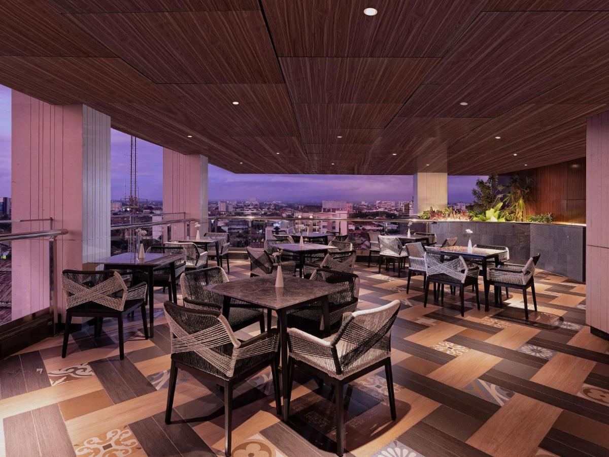 Royal Malioboro By Aston Hotel Yogyakarta Exterior foto