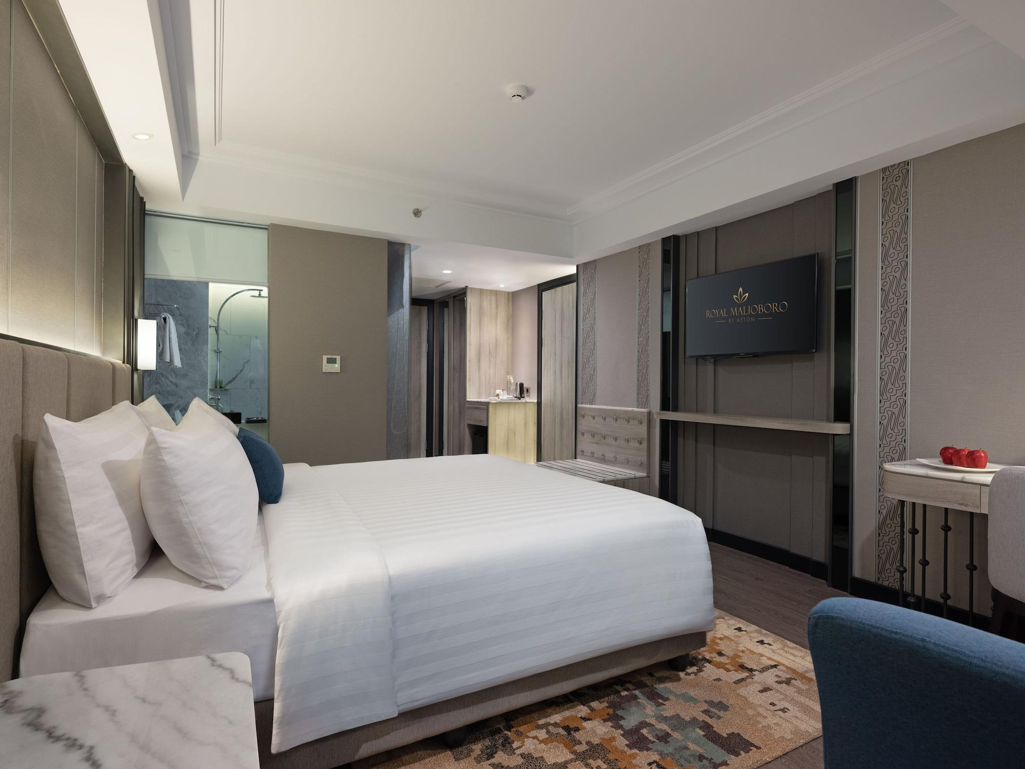 Royal Malioboro By Aston Hotel Yogyakarta Exterior foto